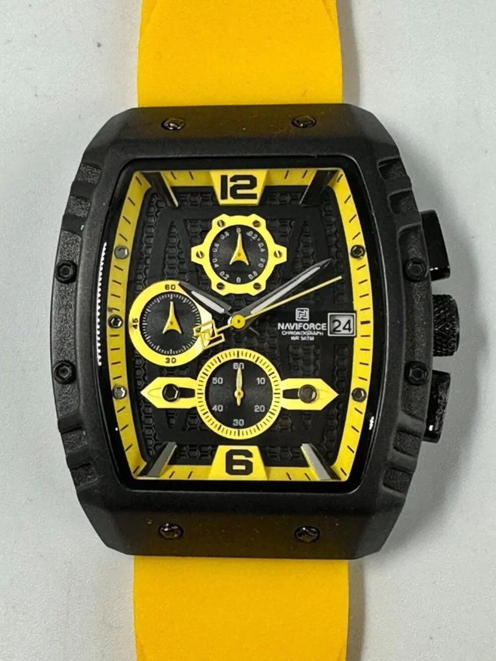 Naviforce Chronograph Watch Mens 42MM Black Yellow New Battery 10